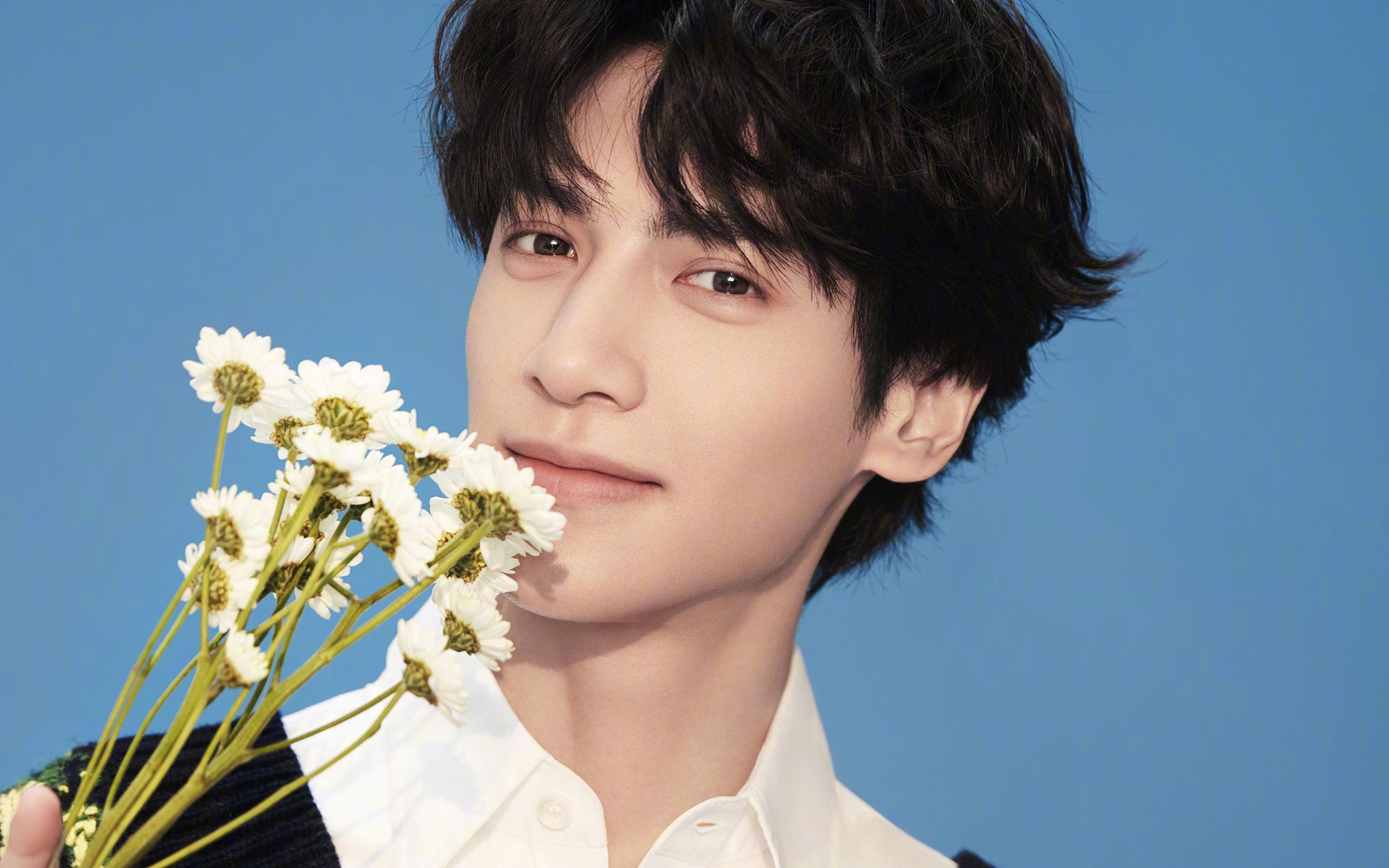 荷兰马术队在巴黎奥运会障碍赛中获得第六名，展现强大实力。，荷兰队三架马车