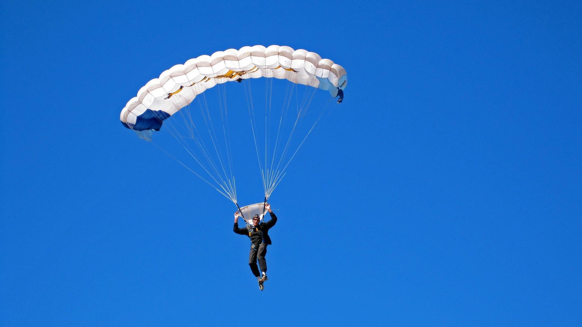 爱游戏-《手游电竞崛起：手机也能打出职业水平》，手机电竞级